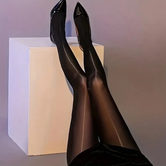 Elegant Black Sheer Glossy Finish Stockings pantyhose Tights | one size ✨💕🔥 - Picture 3 of 4